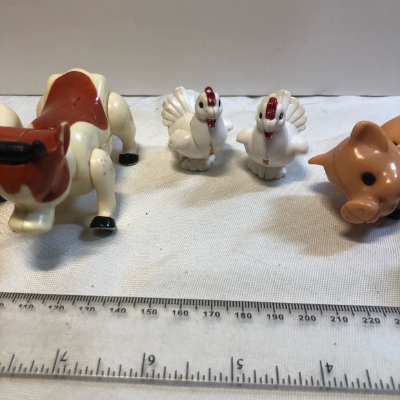 Lot of Vintage Fisher-Price Farm Animals Pigs, Cow, Hens & Sheep - Picture 3 of 9